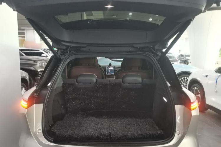 Used Nio ES8 2024 75 kWh Trunk