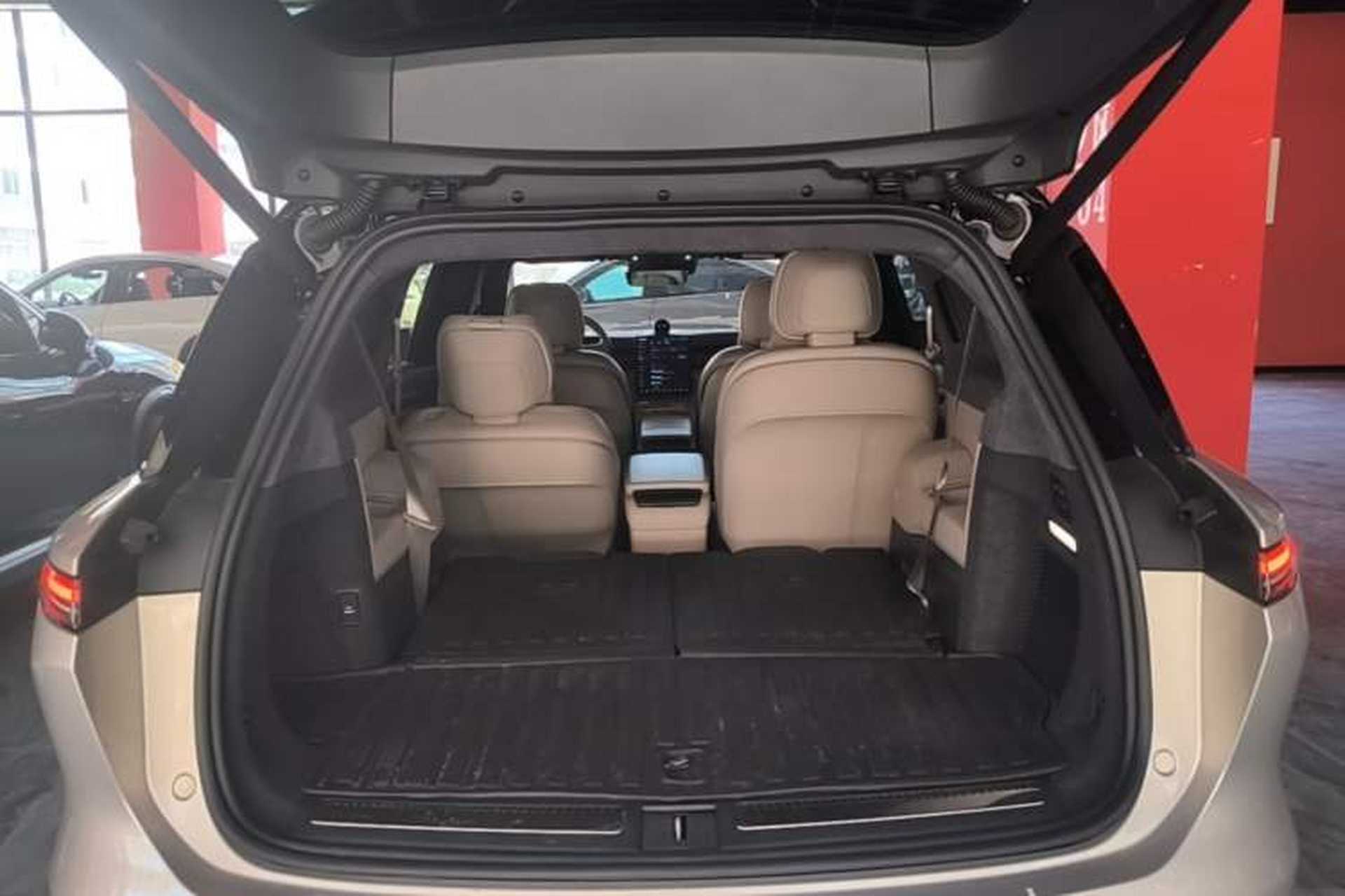Used Nio ES8 2024 75 kWh Executive Edition Trunk