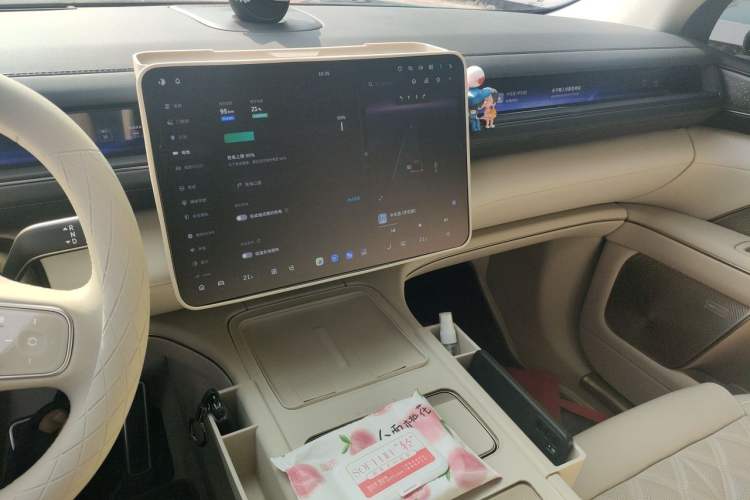 Used Nio ES8 2026 Model 6-seat Executive Signature Edition Audio And AC Panel