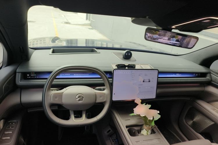 Used Nio ES8 2026 Model 6-seat Executive Signature Edition Center Console
