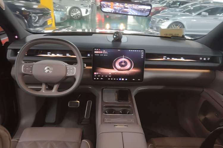 Used Nio ES8 2026 Model 6-seat Executive Signature Edition Center Console