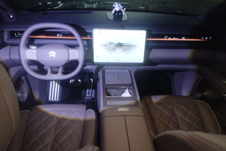Used Nio ES8 2026 Model 6-seat Executive Signature Edition Center Console