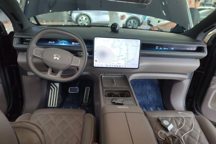 Used Nio ES8 2026 Model 6-seat Executive Signature Edition Center Console