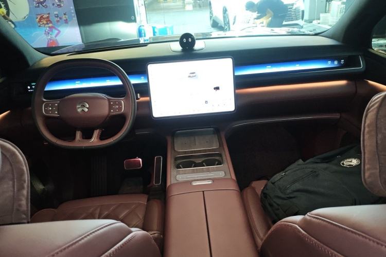 Used Nio ES8 2026 Model 6-seat Executive Signature Edition Center Console
