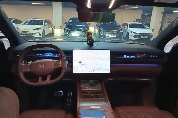 Used Nio ES8 2026 Model 6-seat Executive Signature Edition Center Console