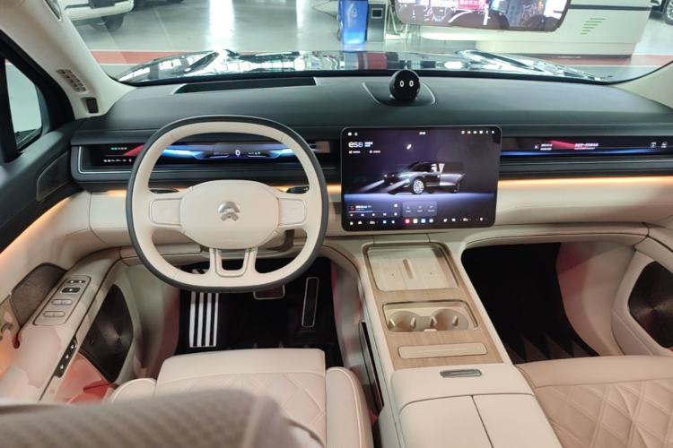 Used Nio ES8 2026 Model 6-seat Executive Signature Edition Center Console