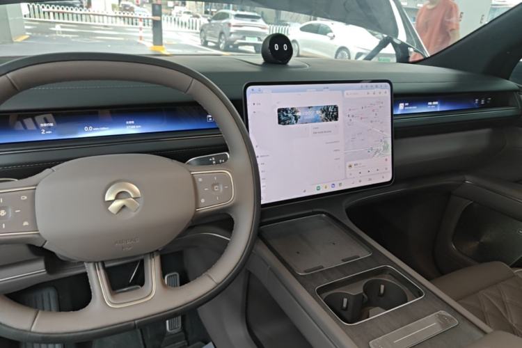 Used Nio ES8 2026 Model 6-seat Executive Signature Edition Center Console