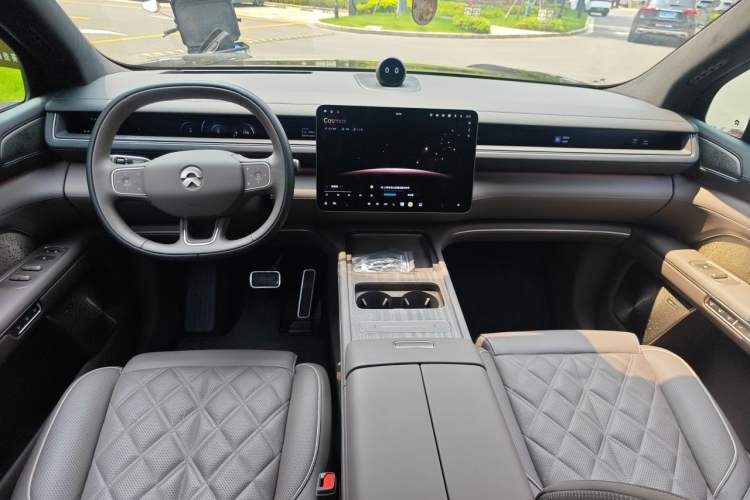 Used Nio ES8 2026 Model 6-seat Executive Signature Edition Center Console