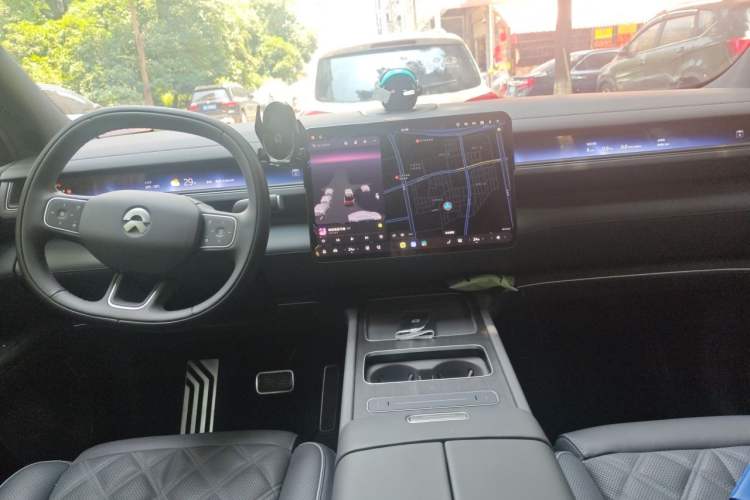 Used Nio ES8 2026 Model 6-seat Executive Signature Edition Center Console