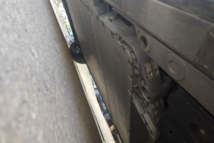 Used Nio ES8 2026 Model 6-seat Executive Signature Edition Chassis Rear Left