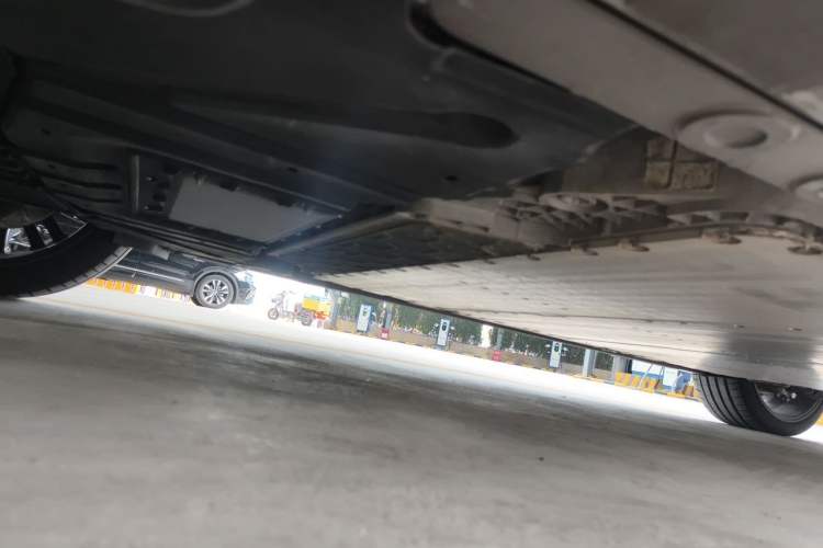 Used Nio ES8 2026 Model 6-seat Executive Signature Edition Chassis Rear Right