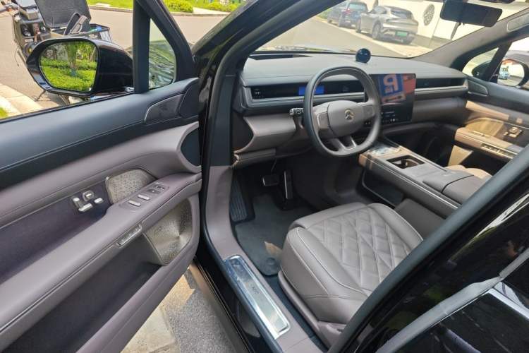 Used Nio ES8 2026 Model 6-seat Executive Signature Edition Driver Seat