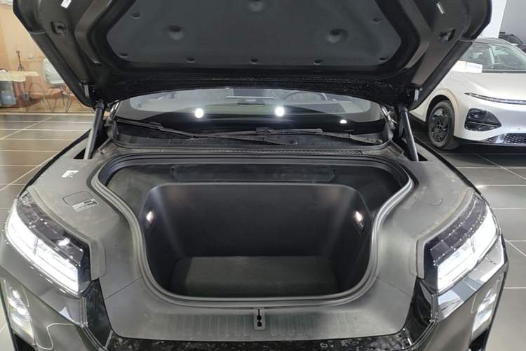 Used Nio ES8 2026 Model 6-seat Executive Luxury Edition Engine Bay