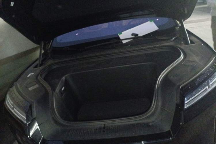 Used Nio ES8 2026 Model 6-seat Executive Signature Edition Engine Bay