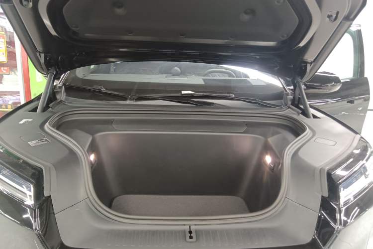Used Nio ES8 2026 Model 7-seat Executive Luxury Edition Engine Bay