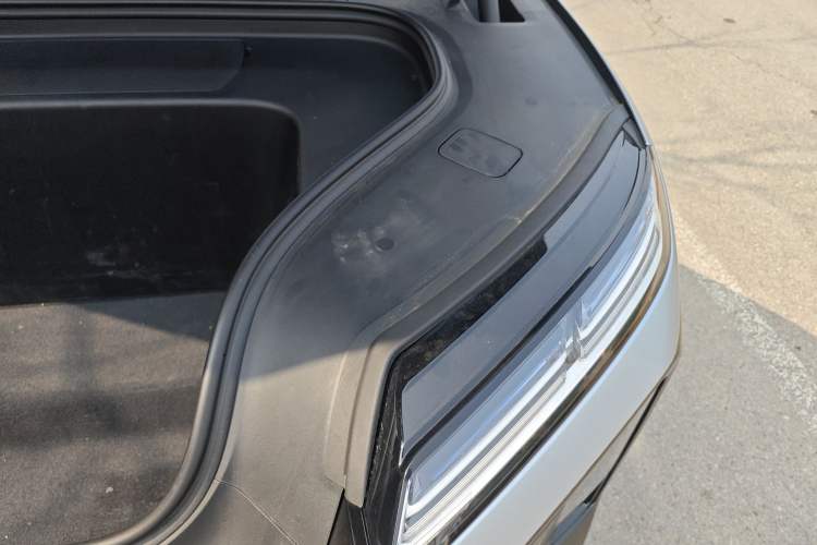 Used Nio ES8 2026 Model 6-seat Executive Signature Edition Engine Bay Left