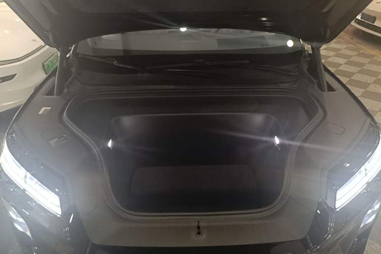 Used Nio ES8 2026 Model 7-seat Executive Luxury Edition Engine Bay