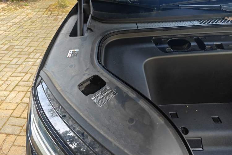 Used Nio ES8 2026 Model 6-seat Executive Signature Edition Engine Bay Right
