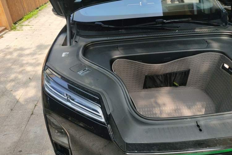 Used Nio ES8 2026 Model 6-seat Executive Luxury Edition Engine Bay Right
