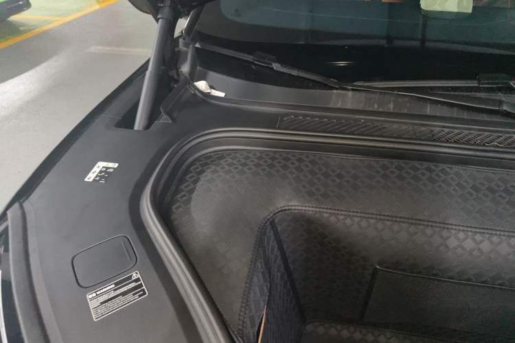 Used Nio ES8 2026 Model 6-seat Executive Luxury Edition Engine Bay Right
