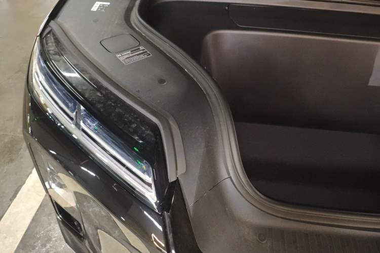 Used Nio ES8 2026 Model 6-seat Executive Signature Edition Engine Bay Right
