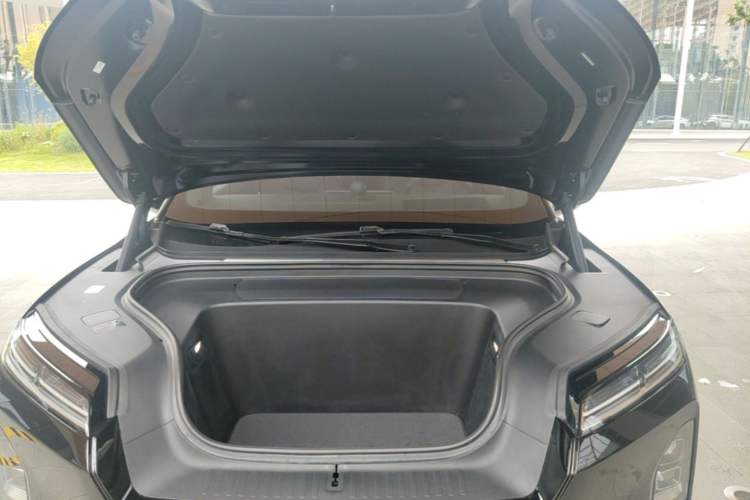Used Nio ES8 2026 Model 6-seat Executive Signature Edition Engine Bay
