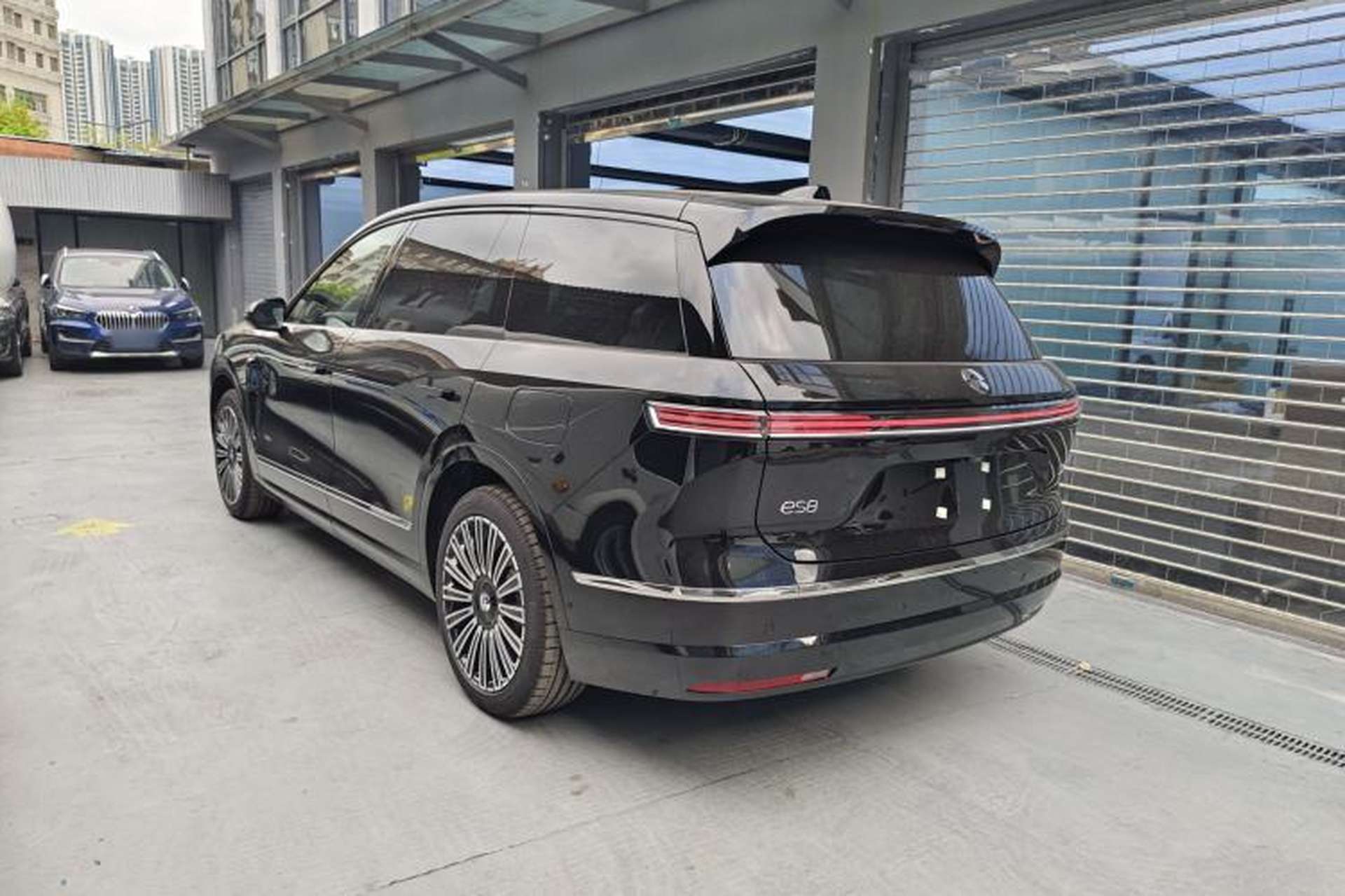 Used Nio ES8 2026 Model 6-seat Executive Luxury Edition Exterior 2
