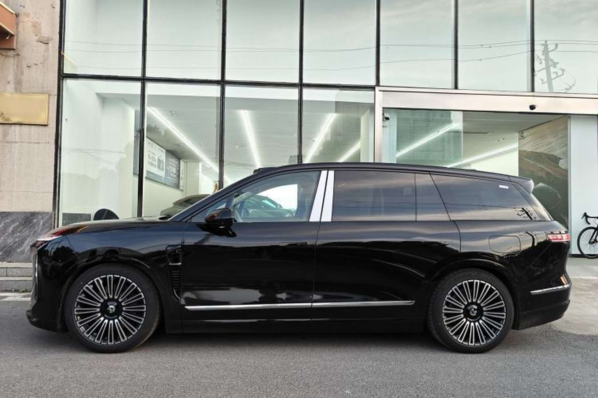 Used Nio ES8 2026 Model 6-seat Executive Luxury Edition Exterior 2