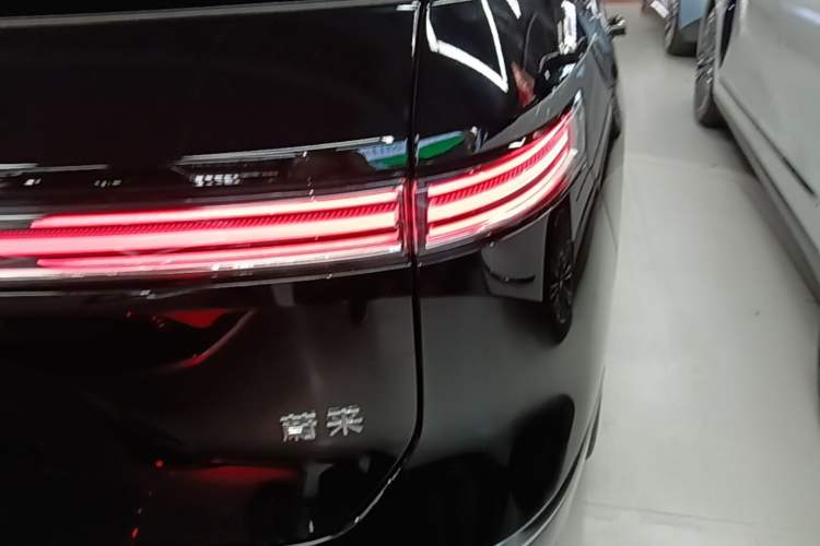 Used Nio ES8 2026 Model 6-seat Executive Signature Edition Exterior 3