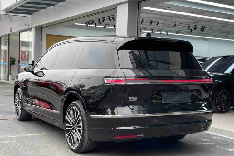 Used Nio ES8 2026 Model 6-seat Executive Signature Edition Exterior 5