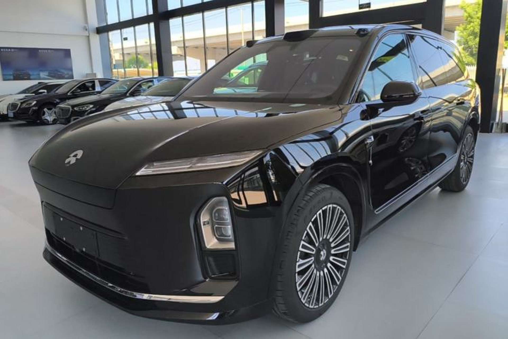 Used Nio ES8 2026 Model 6-seat Executive Luxury Edition Front Left 45 Deg
