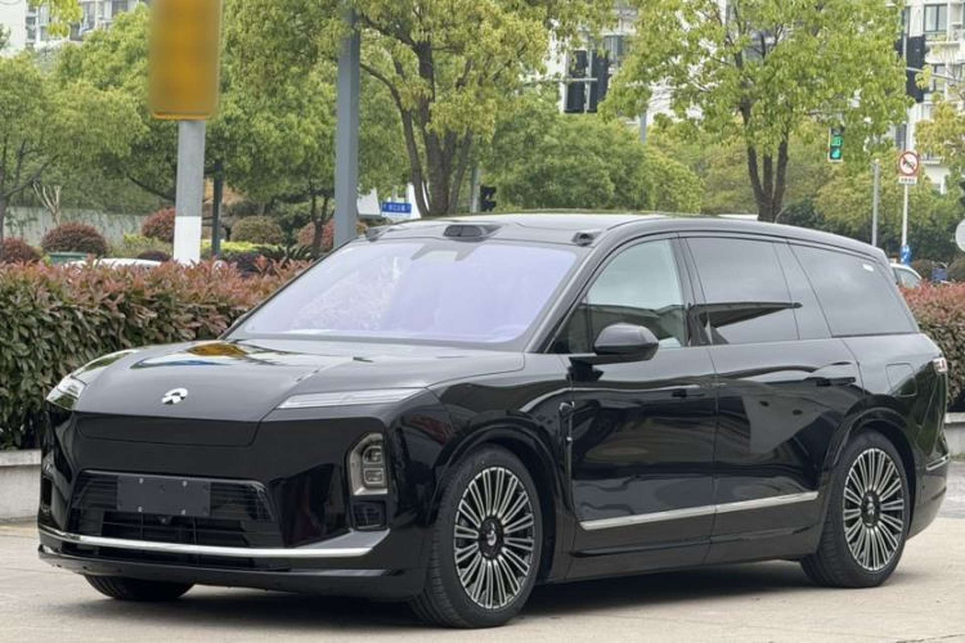Used Nio ES8 2026 Model 6-seat Executive Luxury Edition Front Left 45 Deg