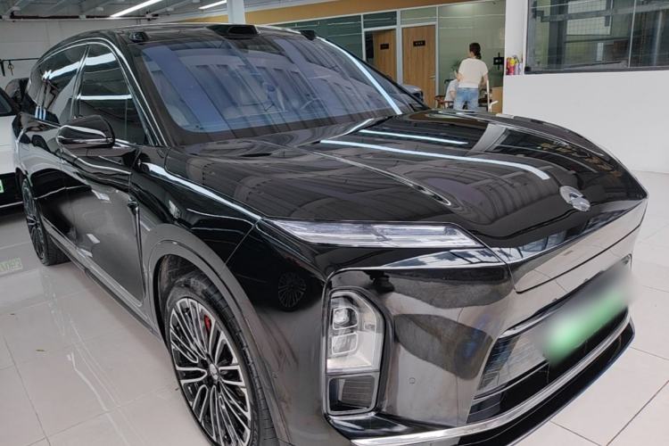 Used Nio ES8 2026 Model 6-seat Executive Signature Edition Front Right 45 Deg