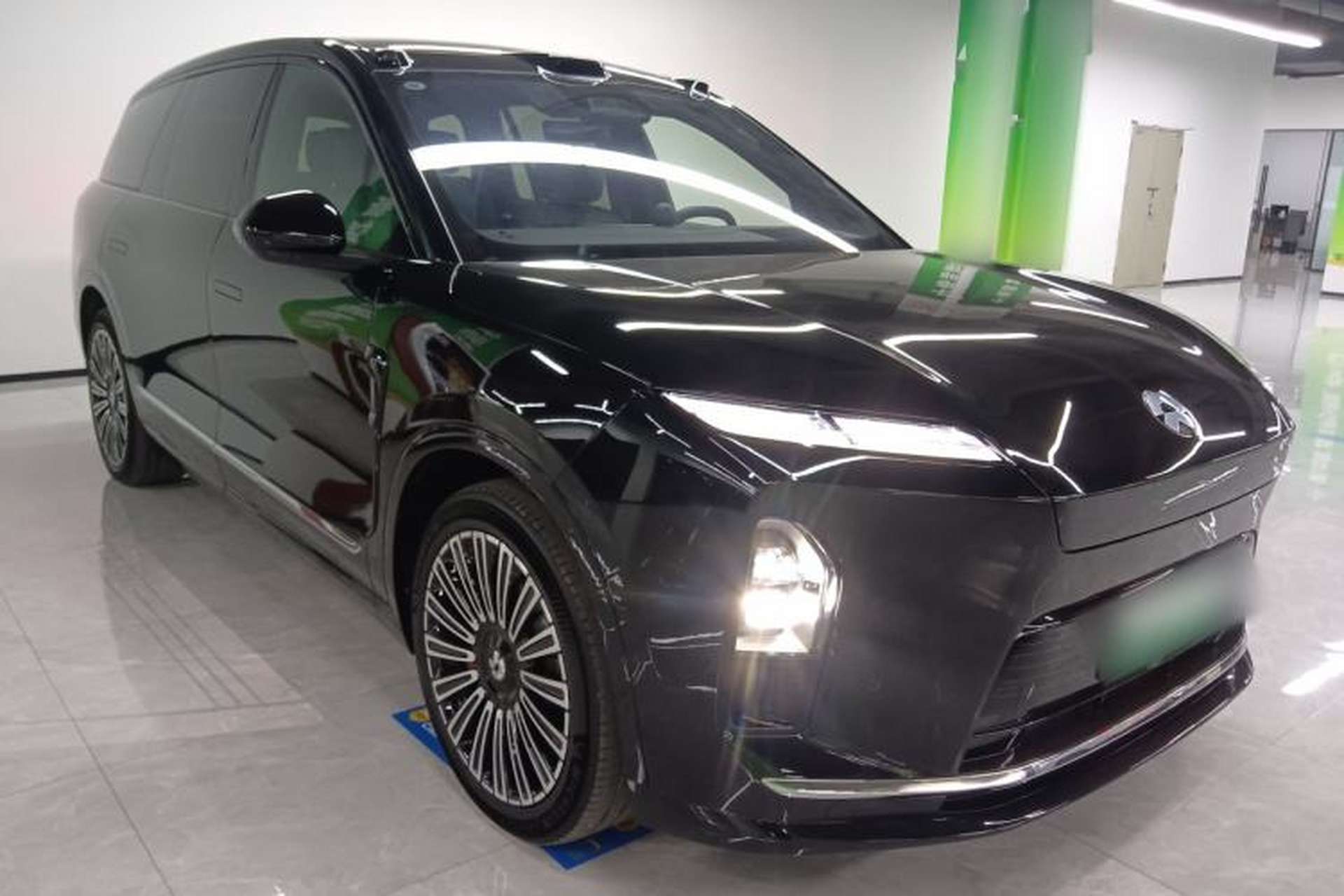 Used Nio ES8 2026 Model 7-seat Executive Luxury Edition Front Right 45 Deg
