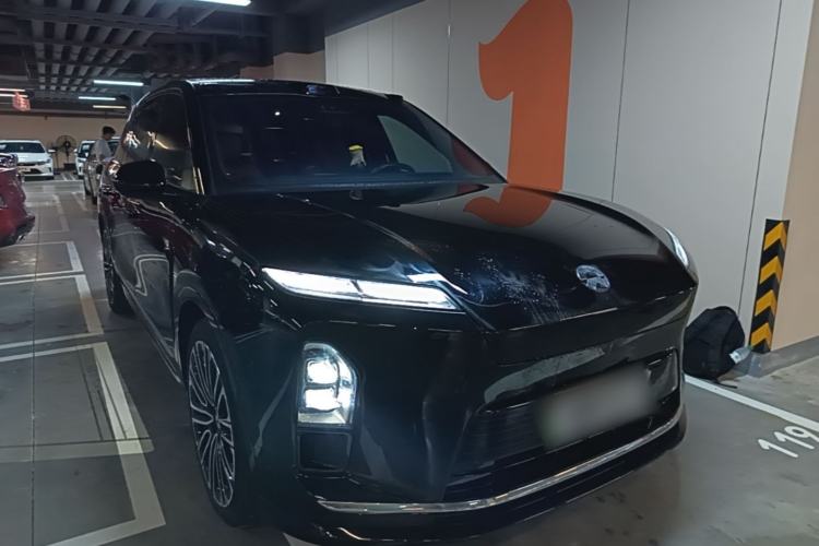Used Nio ES8 2026 Model 6-seat Executive Signature Edition Front Right 45 Deg