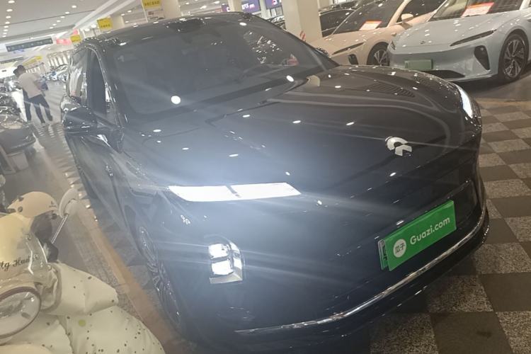 Used Nio ES8 2026 Model 7-seat Executive Luxury Edition Front Right 45 Deg