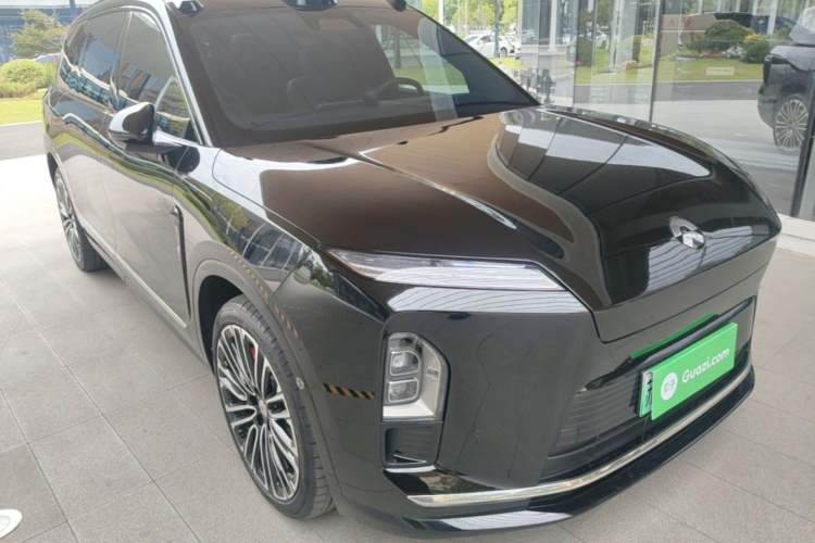 Used Nio ES8 2026 Model 6-seat Executive Signature Edition Front Right 45 Deg
