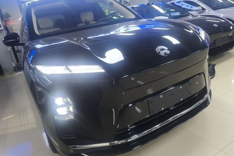 Used Nio ES8 2026 Model 6-seat Executive Luxury Edition Front Right 45 Deg