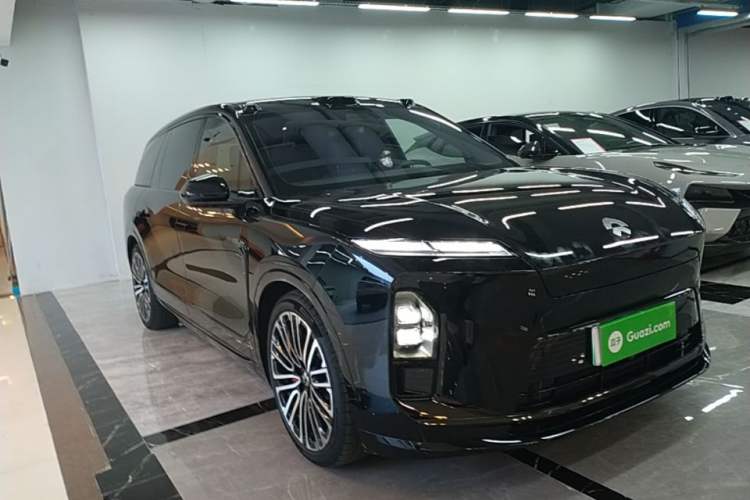 Used Nio ES8 2026 Model 6-seat Executive Signature Edition Front Right 45 Deg