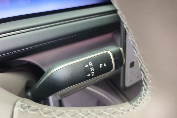 Used Nio ES8 2026 Model 6-seat Executive Signature Edition Gear Lever