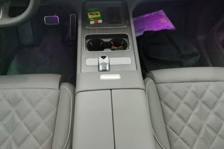 Used Nio ES8 2026 Model 6-seat Executive Luxury Edition Gear Lever