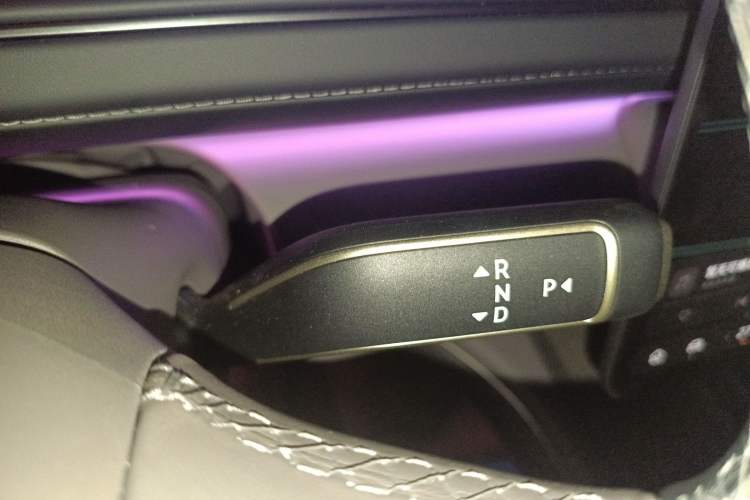 Used Nio ES8 2026 Model 6-seat Executive Signature Edition Gear Lever