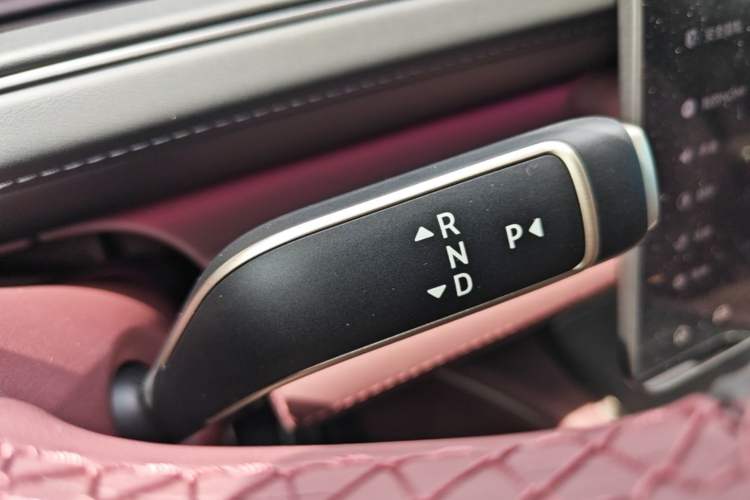 Used Nio ES8 2026 Model 6-seat Executive Signature Edition Gear Lever