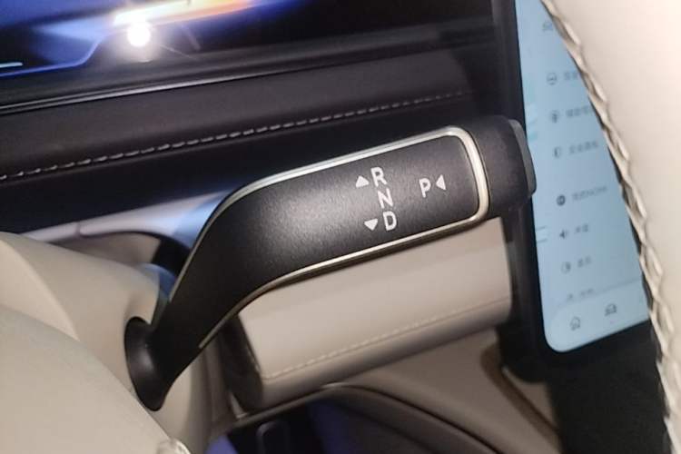 Used Nio ES8 2026 Model 6-seat Executive Luxury Edition Gear Lever