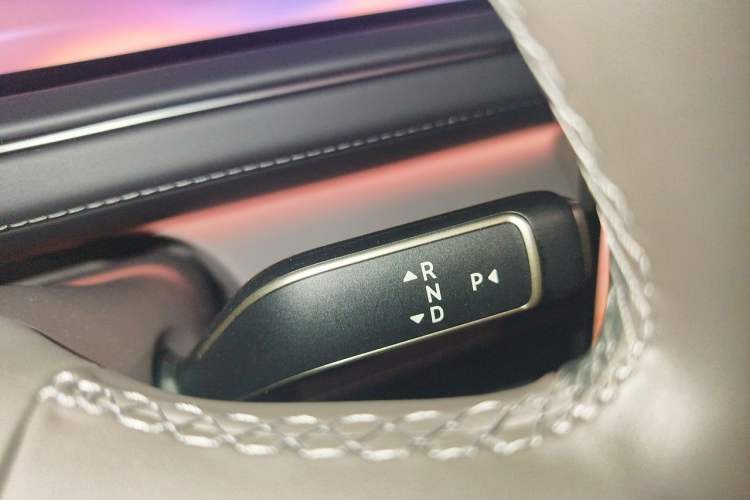 Used Nio ES8 2026 Model 6-seat Executive Luxury Edition Gear Lever
