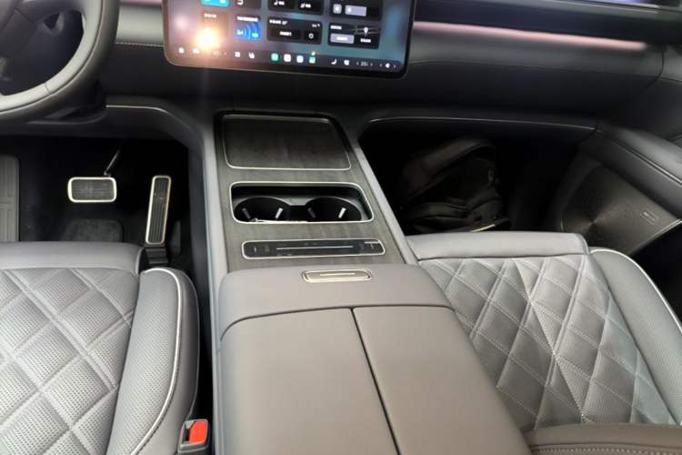 Used Nio ES8 2026 Model 6-seat Executive Luxury Edition Gear Lever
