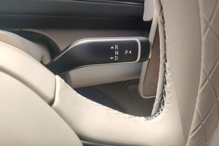 Used Nio ES8 2026 Model 6-seat Executive Signature Edition Gear Lever