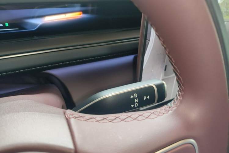 Used Nio ES8 2026 Model 6-seat Executive Signature Edition Gear Lever