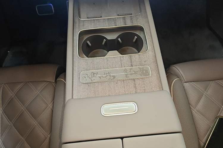 Used Nio ES8 2026 Model 6-seat Executive Luxury Edition Gear Lever