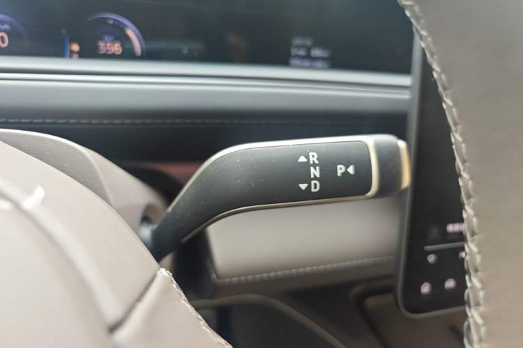 Used Nio ES8 2026 Model 6-seat Executive Signature Edition Gear Lever